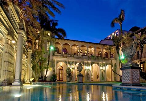 pigiami versace home|where does gianni versace live.